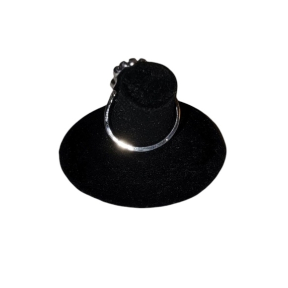 Women's Costume Black & Silver Color Ring - Picture 2 of 3